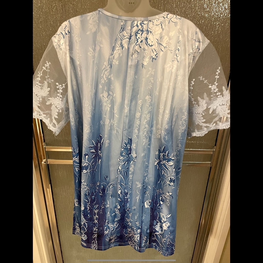 Blue top with short sheer sleeves, Plus size 2XL, NWT - Picture 2 of 7